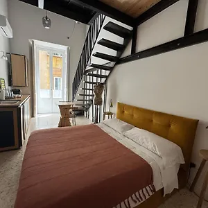 Gasthof Profumo Storico, Neapel